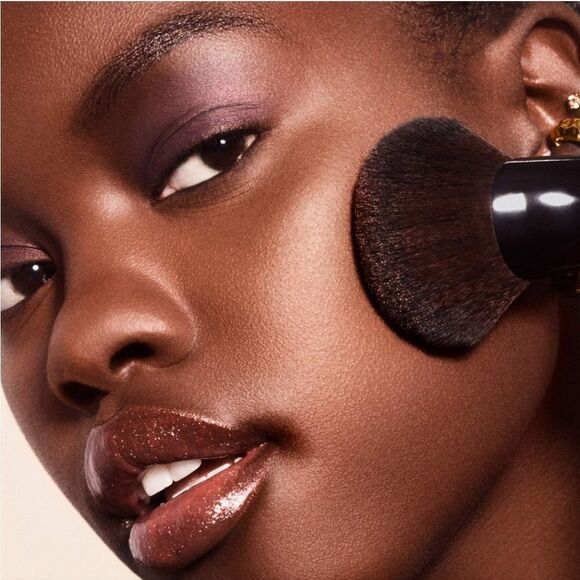 Bobbi Brown Chestnut Glow Highlighter (Champagne & Soft bronze) - Picture 8 of 17